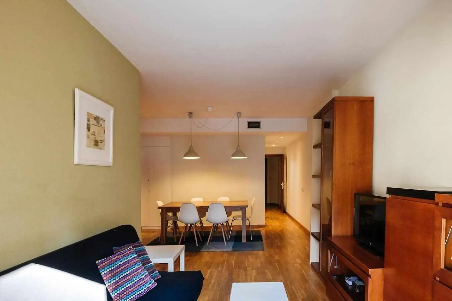 Apartment Comfortable 4 Rooms 2Bath W Balcony Barcelona