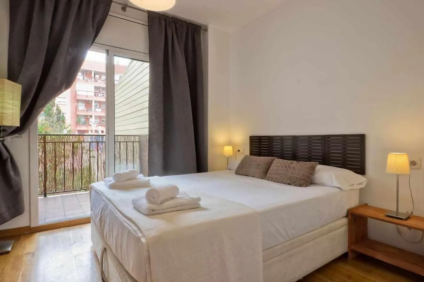 Comfortable 4 Rooms 2Bath W Balcony Barcelona 0*,  Spain