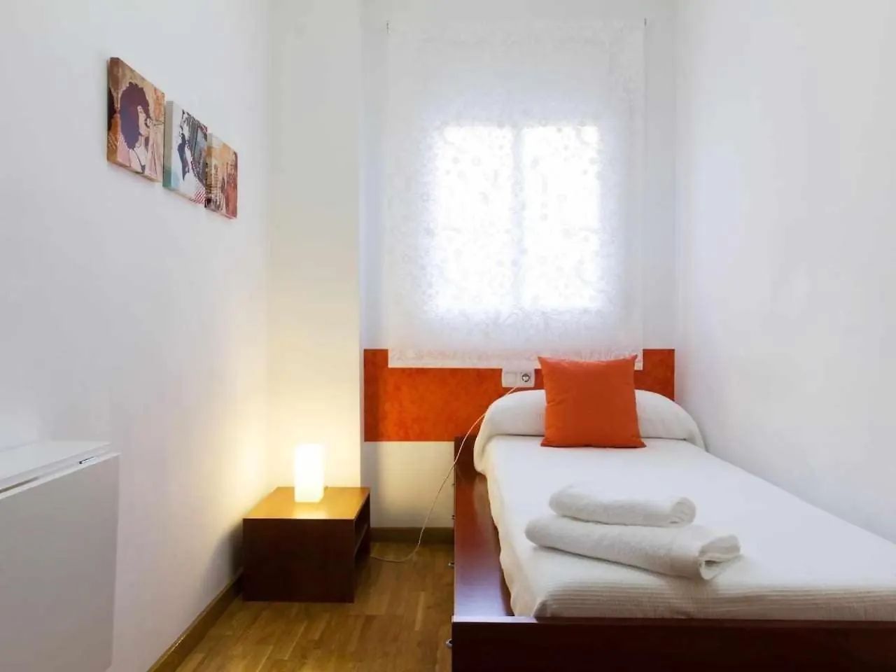 Apartment Comfortable 4 Rooms 2Bath W Balcony Barcelona