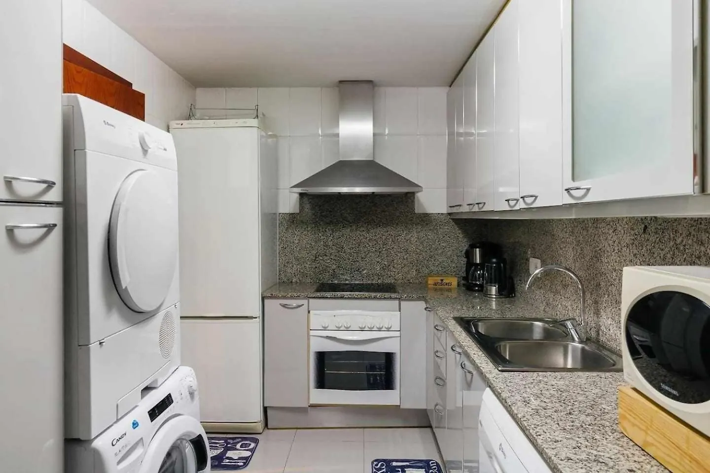 Apartment Comfortable 4 Rooms 2Bath W Balcony Barcelona
