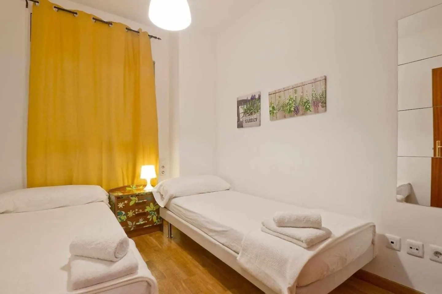 Comfortable 4 Rooms 2Bath W Balcony Barcelona 0*,  Španělsko